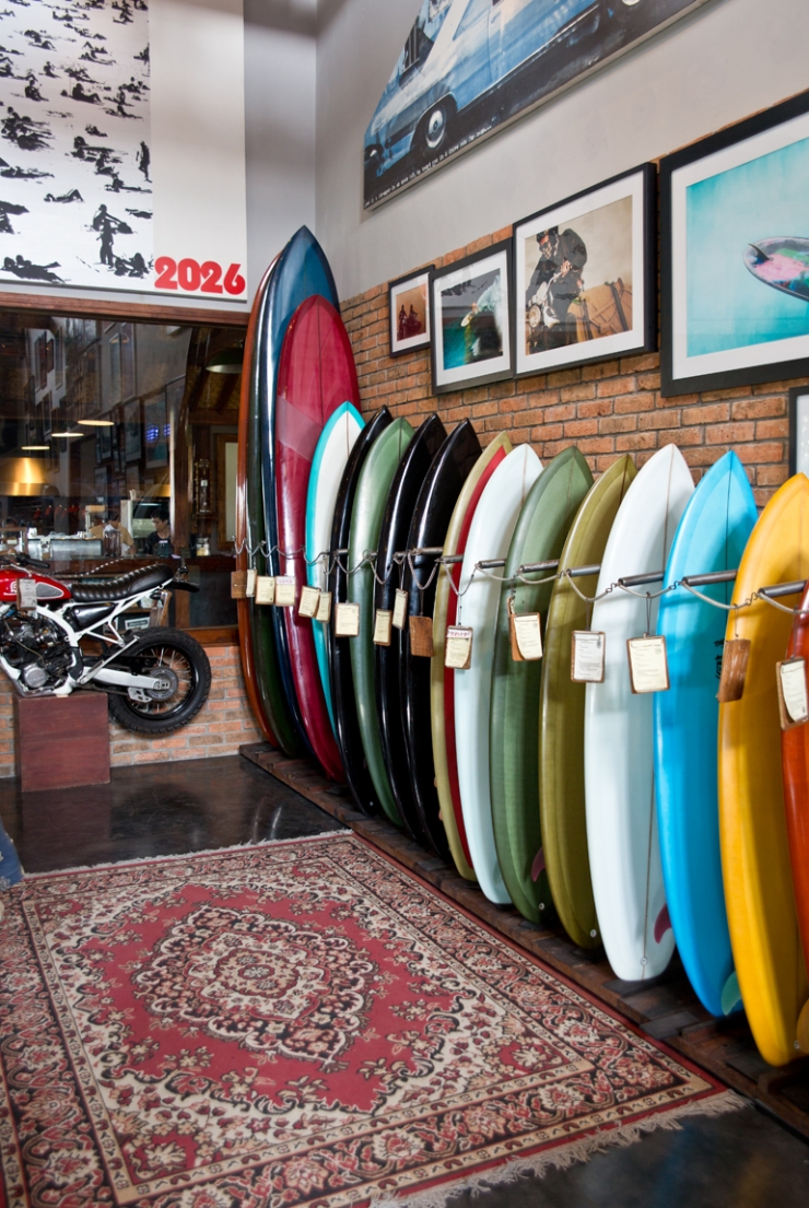 Chillen in de surfshack: Deus ex Machina