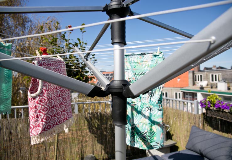 Pronken op mijn dakterras met een droogboom