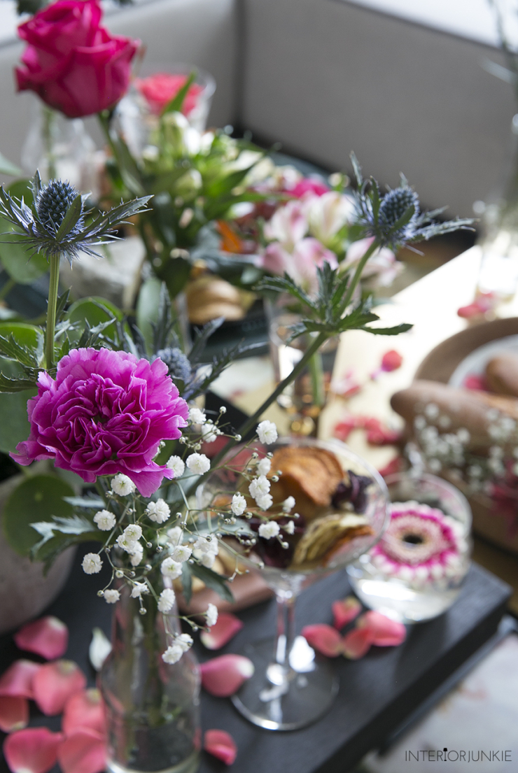 Mijn salontafel gestyled met bloemen: French Apéro style!