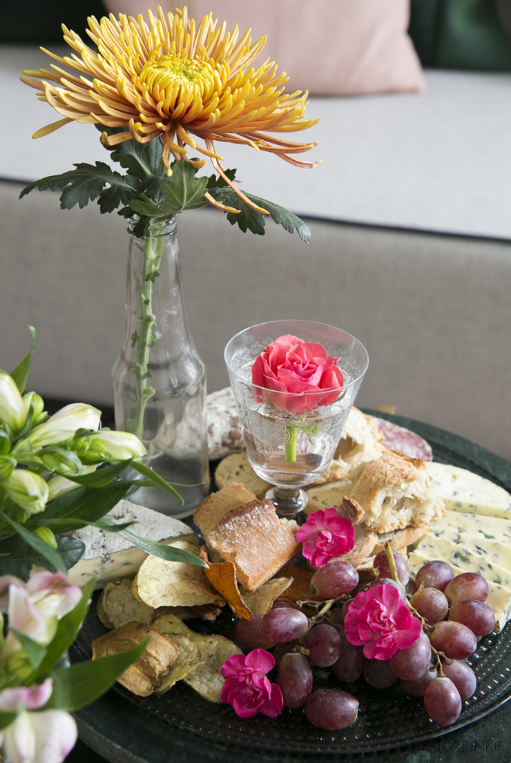 Mijn salontafel gestyled met bloemen: French Apéro style!