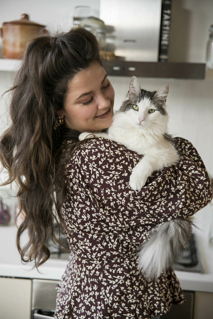 Thuis in het neutral chic huis van Nina