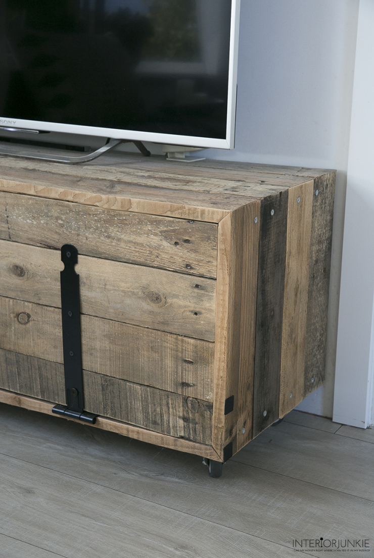 DIY met pallets: maak er een televisiemeubel van