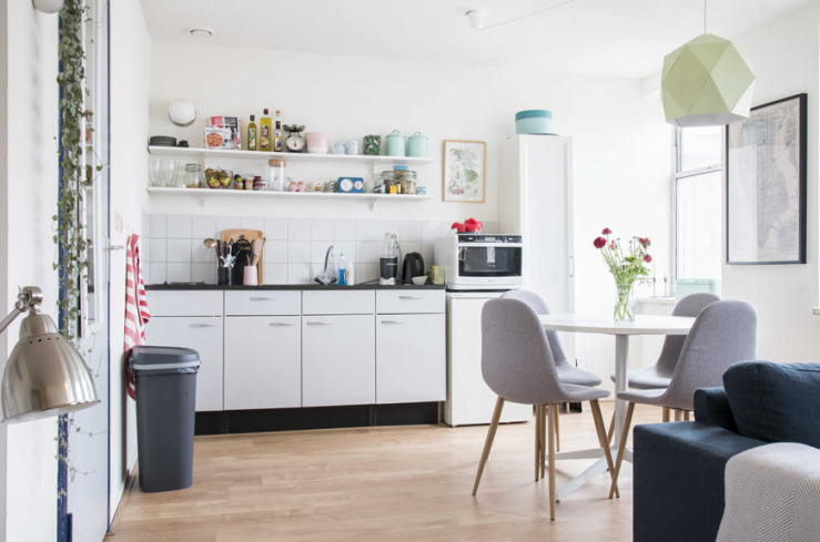 'De eetkamerstoelen zijn van Kwantum. De eettafel is kringloop.'