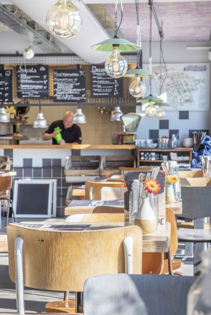 Uit eten in Arnhem in een voormalig zwembad