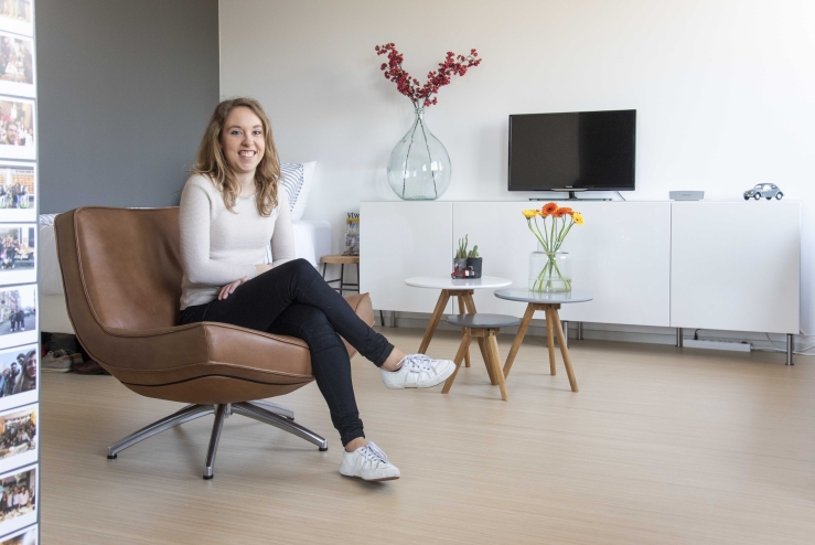 Modern en clean wonen - lisanne in de stoel