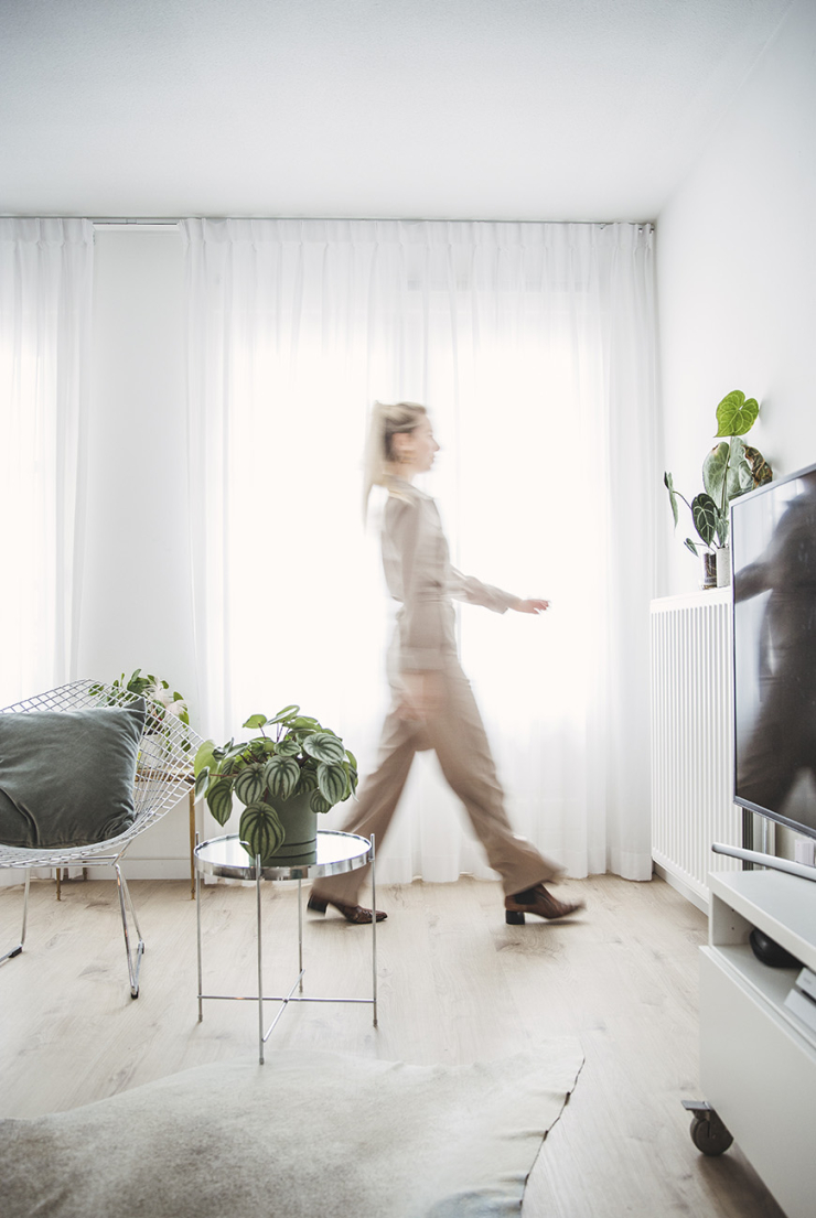 Thuis bij Kiki in een romantisch interieur vol poedertinten en messing