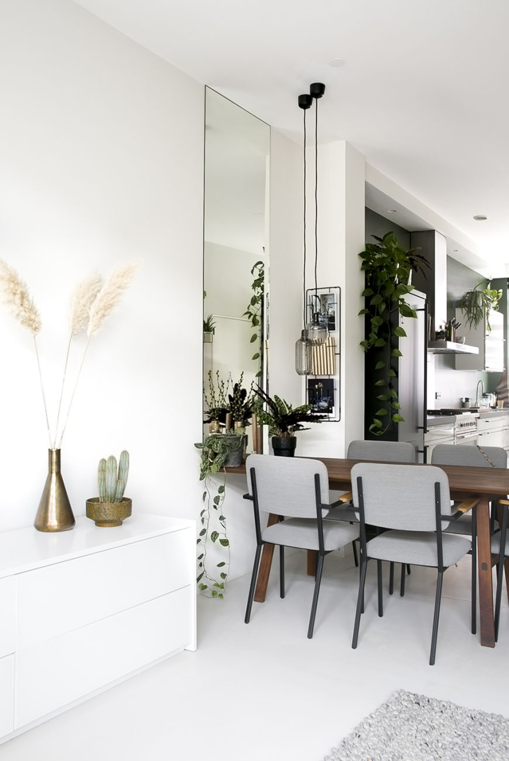 City chic wonen in het huis van interieurdesigner Linn