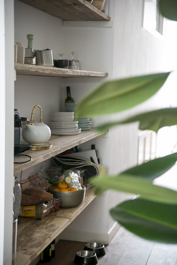 Mooi voor in de keuken: zwevende planken