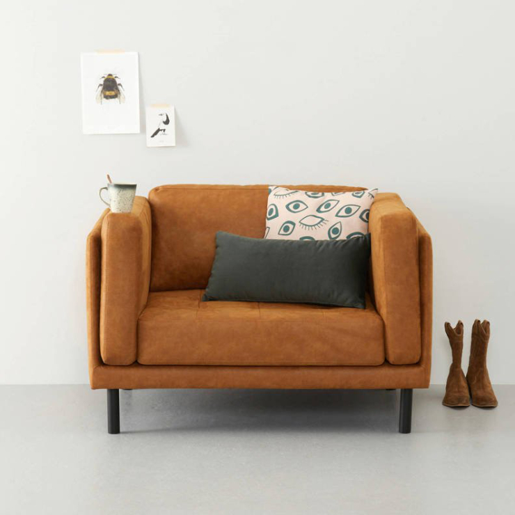 Woonfavorieten: leren loveseat + fluwelen chesterfield