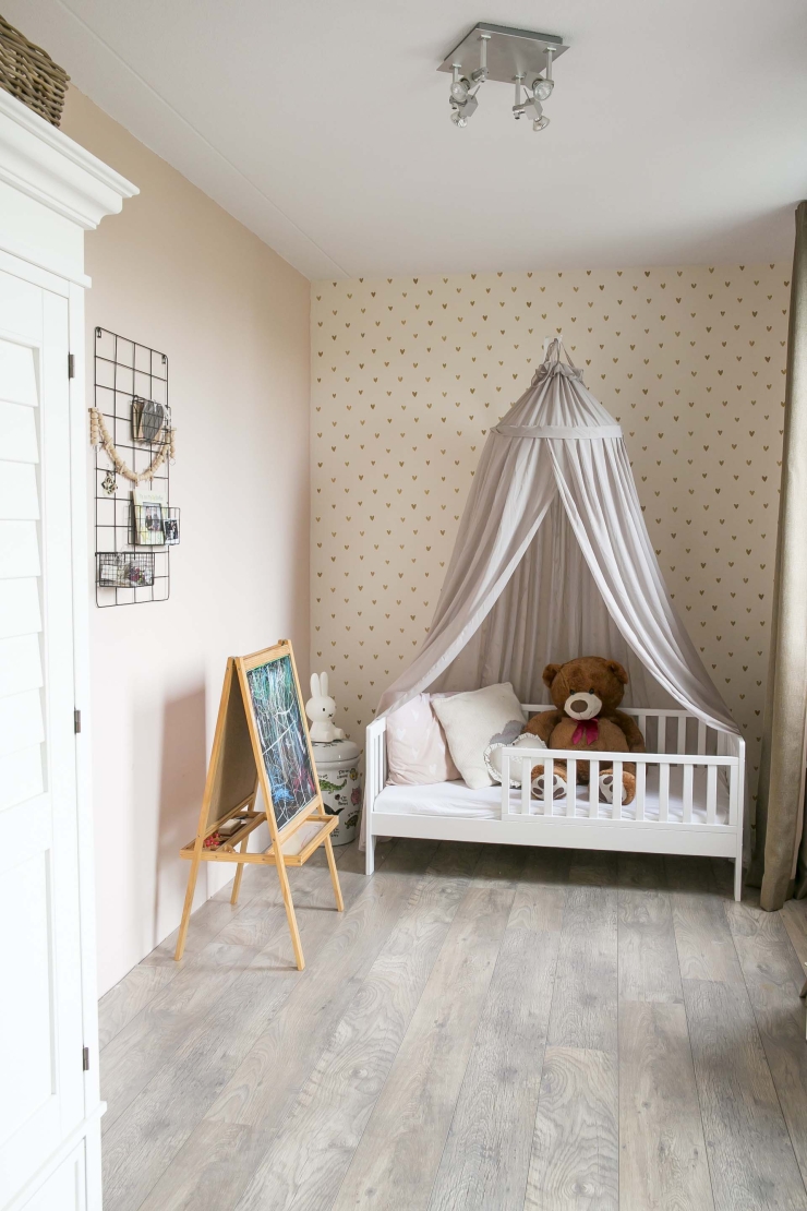 Nichtje verrassen met make-over kinderkamer