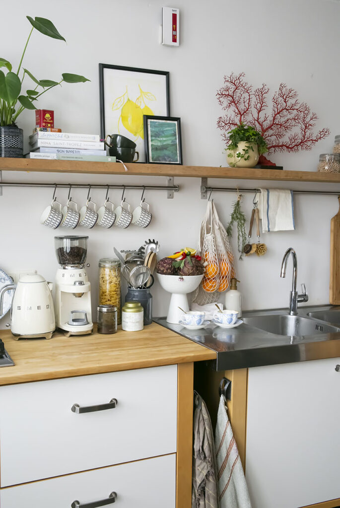 Binnenkijken in het cottage glam interieur van Roel uit Laren