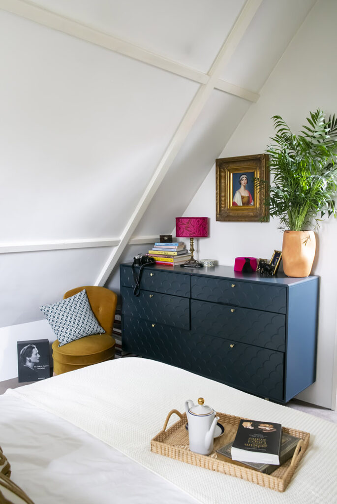 Binnenkijken in het cottage glam interieur van Roel uit Laren