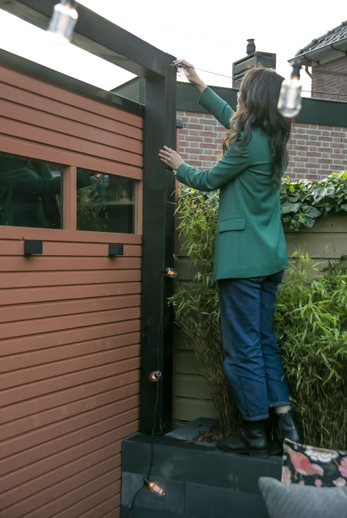 Creëer met feestverlichting een romantische sfeer in de tuin