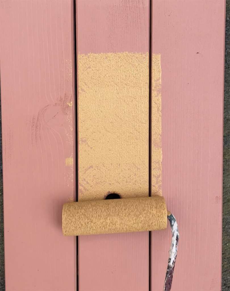 Het speelhoekje in de tuin is af! 